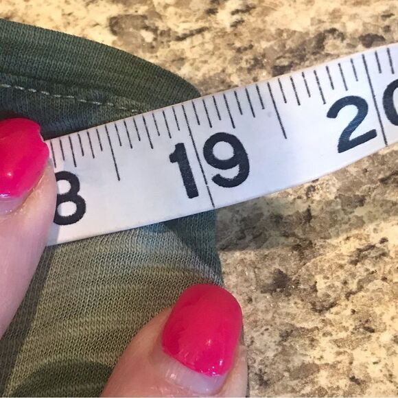 Old Navy Camouflage Tank Top Green Size Medium - Picture 9 of 12